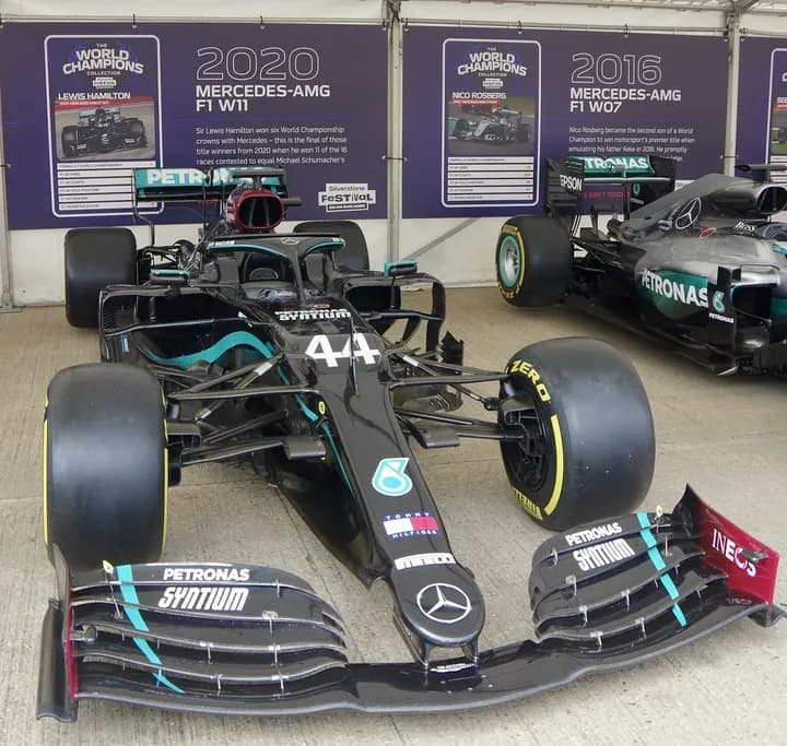 Mercedes F1 W11 EQ Performance