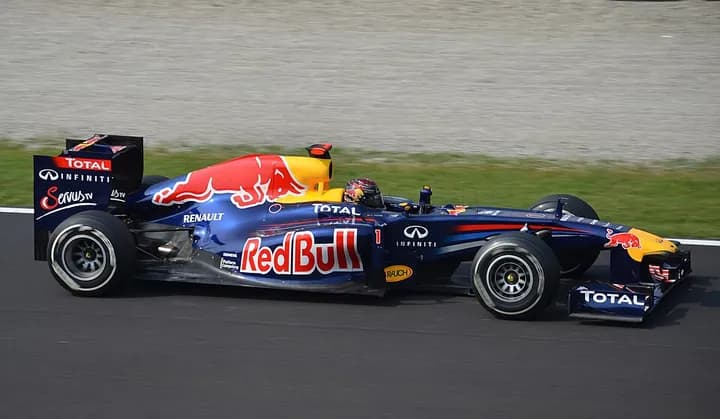 Red Bull RB7-Renault